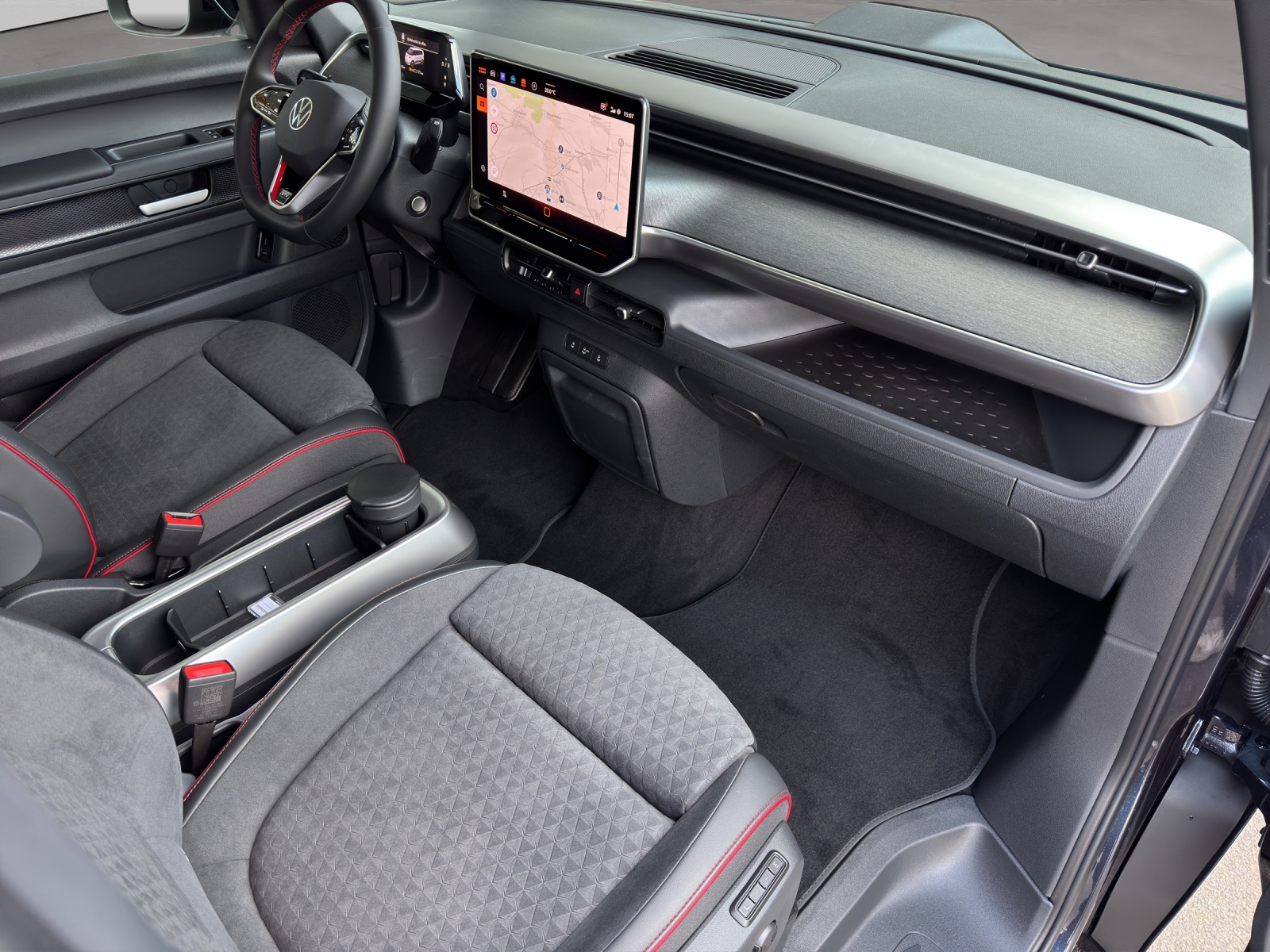 VW ID.Buzz LWB GTX 4 Motion-image-10