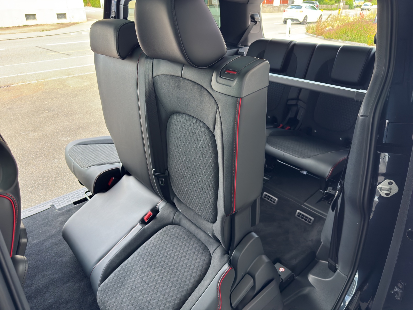 VW ID.Buzz LWB GTX 4 Motion-image-12