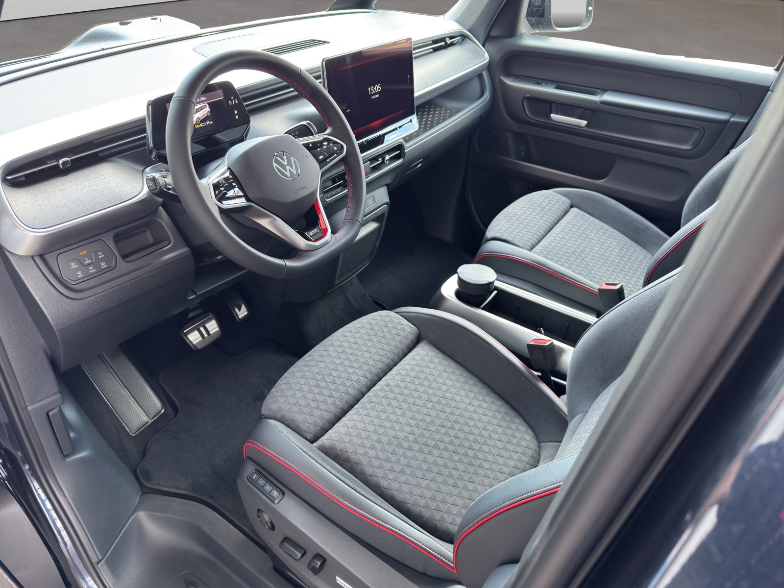 VW ID.Buzz LWB GTX 4 Motion-image-4