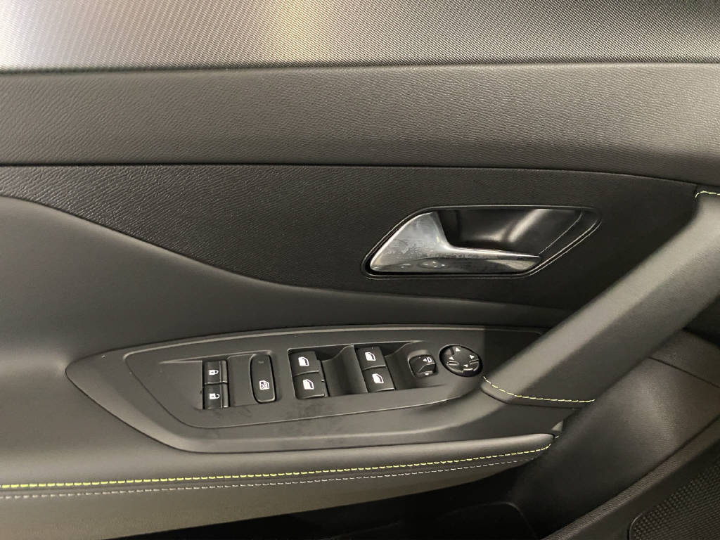 PEUGEOT 308 SW 1.2 Hybrid GT-image-11