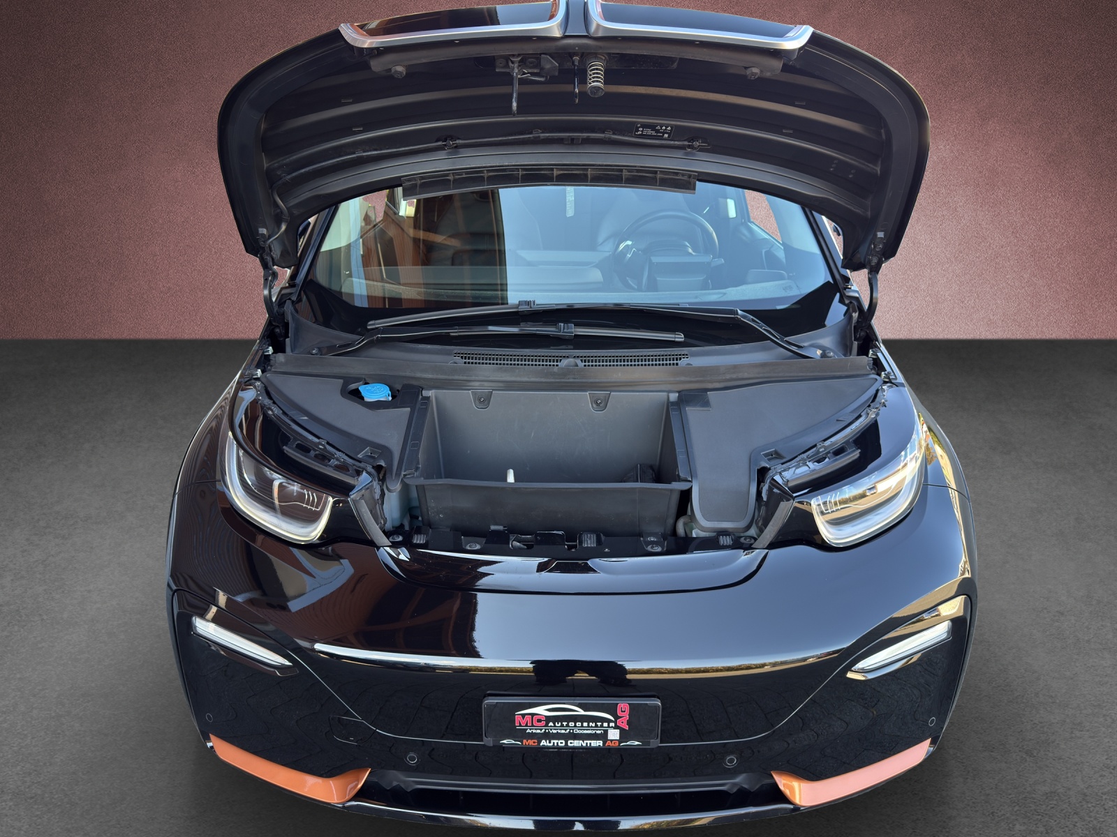 BMW i3s (120Ah) Roadstyle Black Edition-image-14