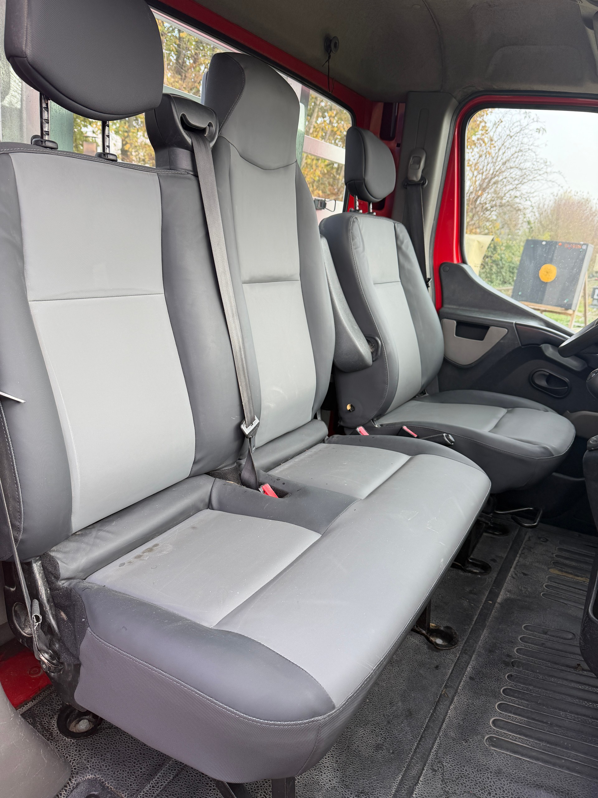 RENAULT Master T35 dCi 165 L4-image-9