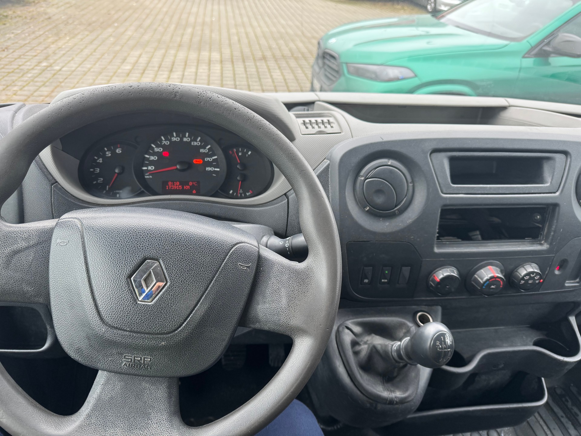 RENAULT Master T35 dCi 165 L4-image-11