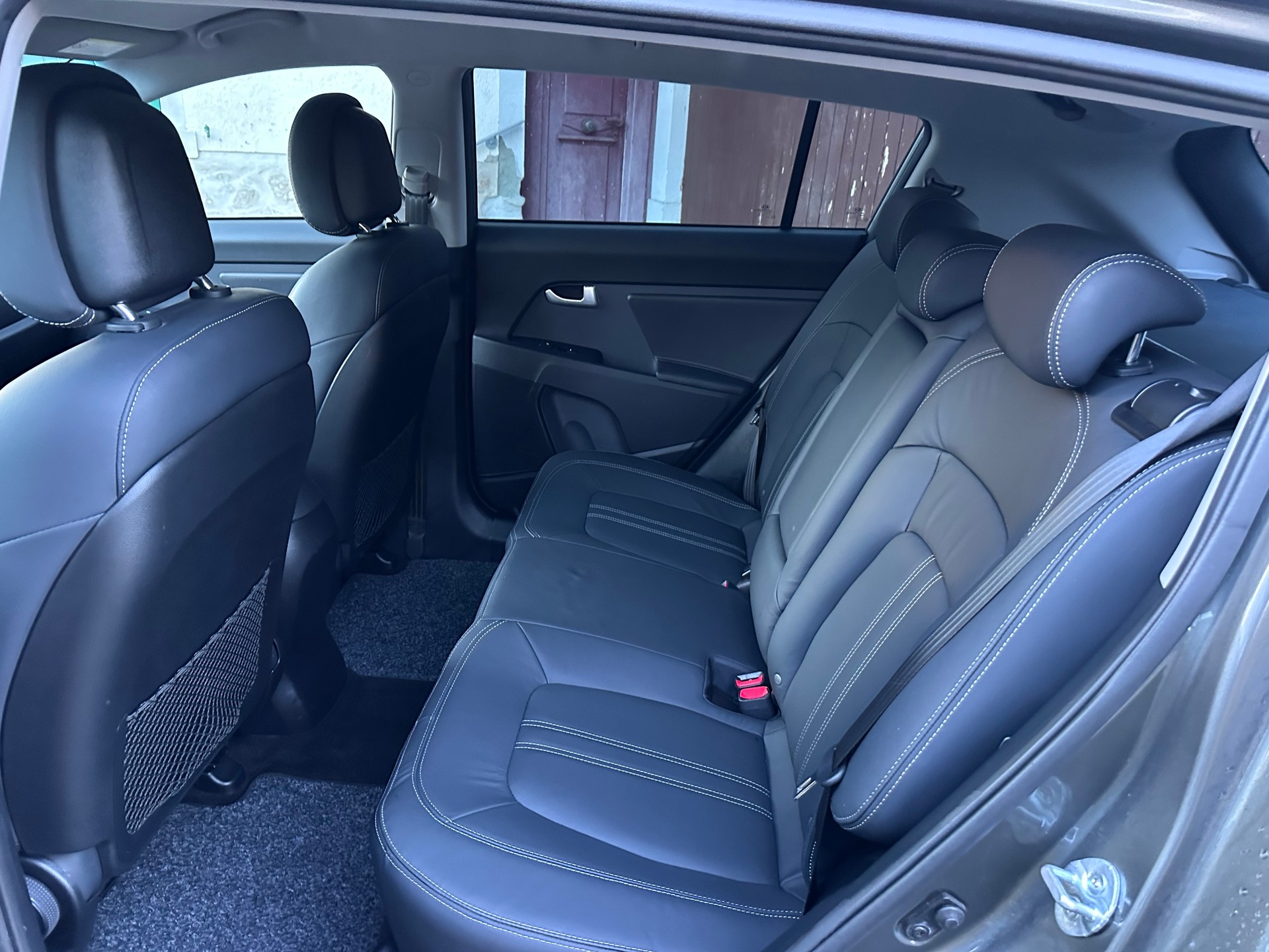 KIA Sportage 2.0 CRDi Trend 4WD Automatic-image-6
