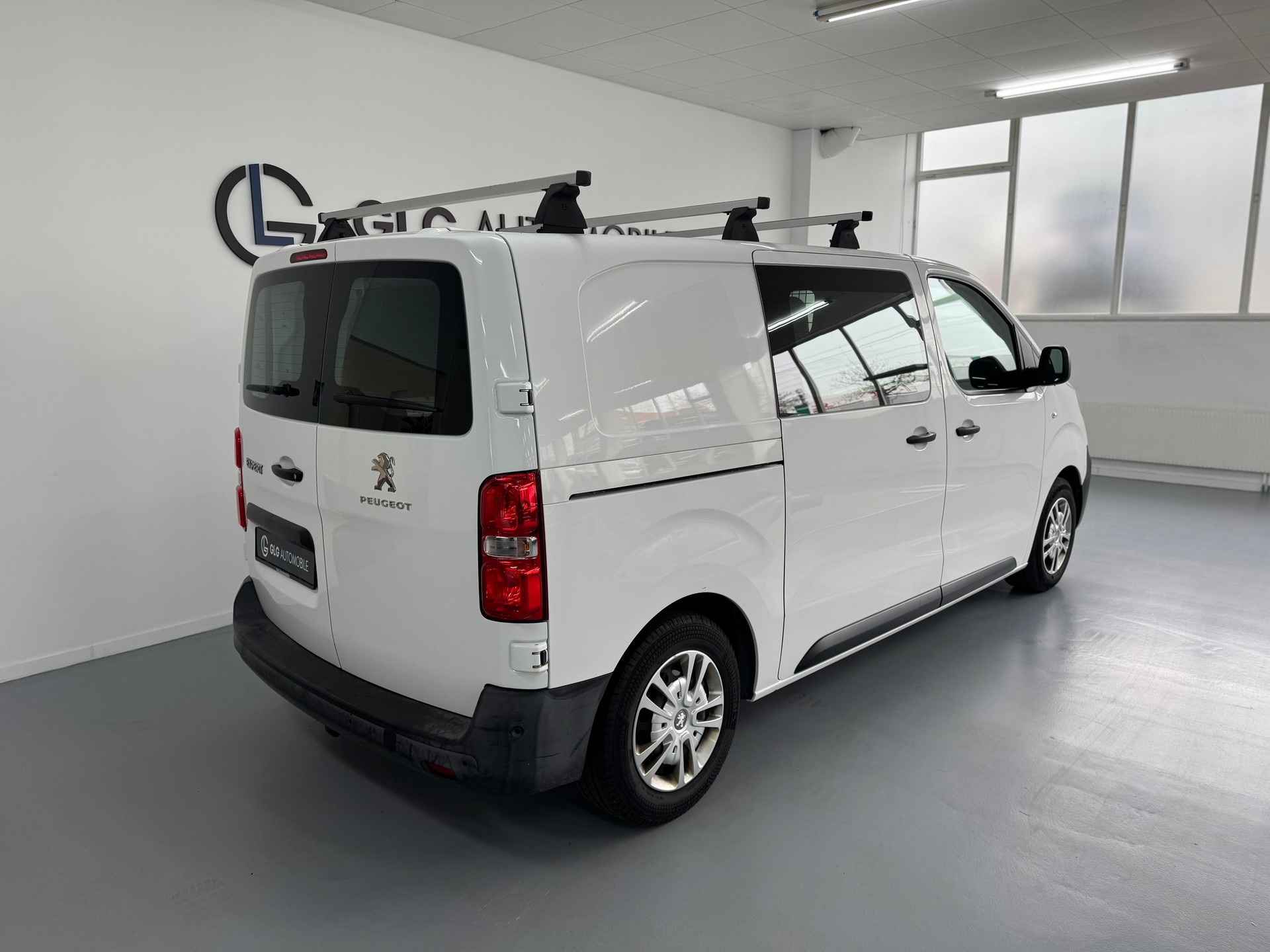 PEUGEOT Expert 2.0 BlueHDi 180 S&S Allure Compact EAT8-showroom-element-3