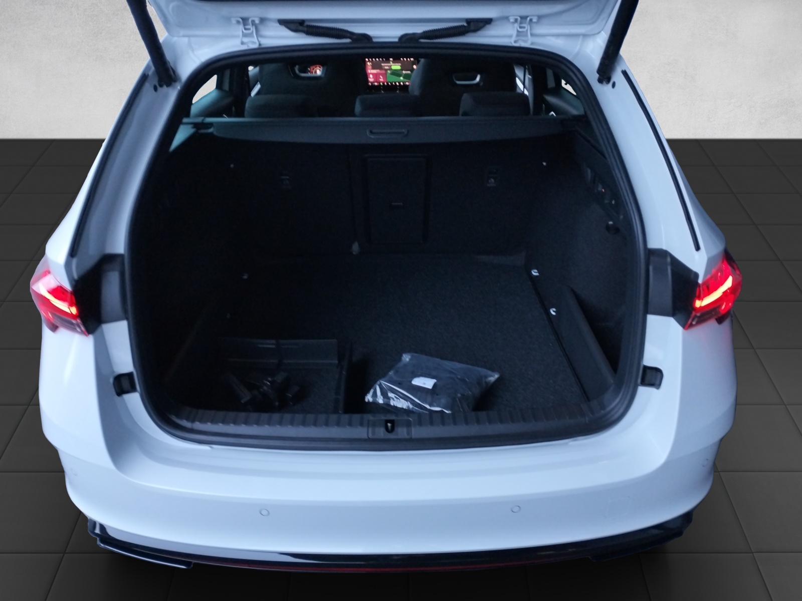 SKODA Octavia Combi 2.0 TSI DSG RS-image-10