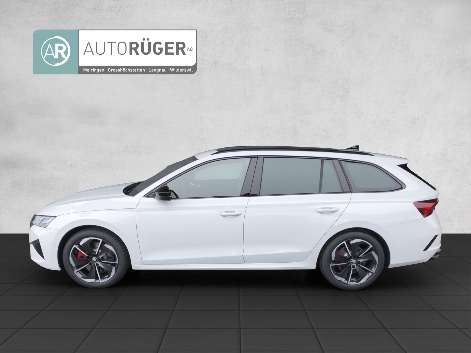 SKODA Octavia Combi 2.0 TSI DSG RS-image-2