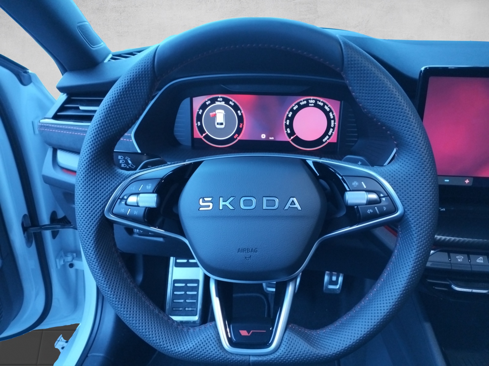 SKODA Octavia Combi 2.0 TSI DSG RS-image-7