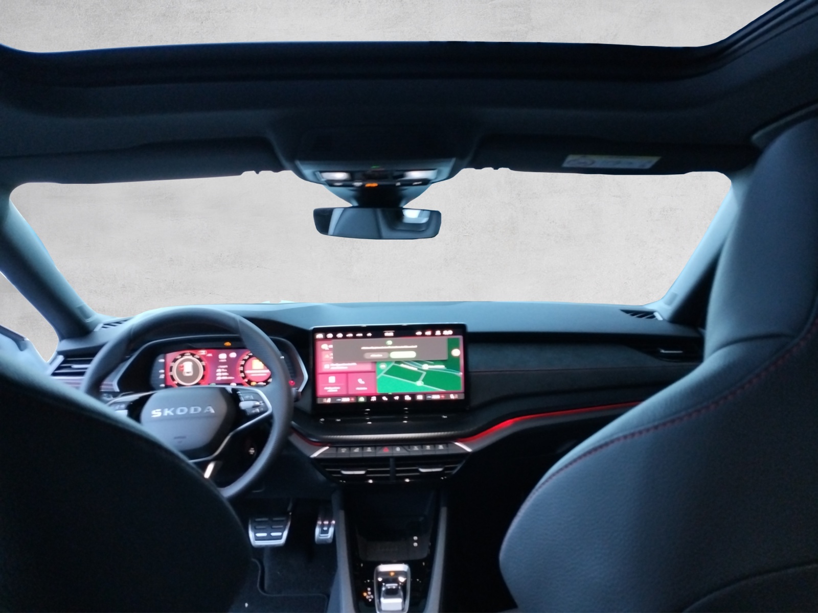 SKODA Octavia Combi 2.0 TSI DSG RS-image-8