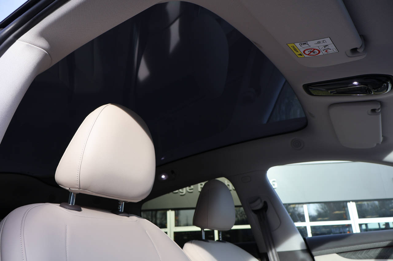 MG IM6 100 kWh Performance 21 4WD-image-12
