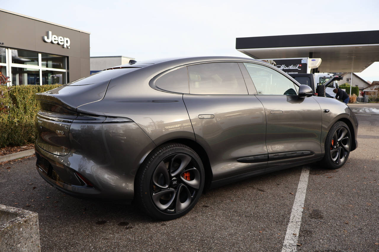 MG IM6 100 kWh Performance 21 4WD-image-2