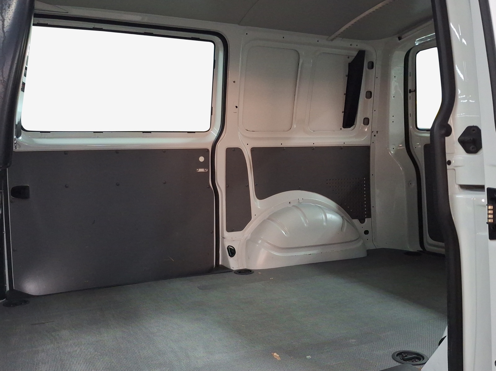 VW T6.1 2.0 TDI 4Motion-image-11