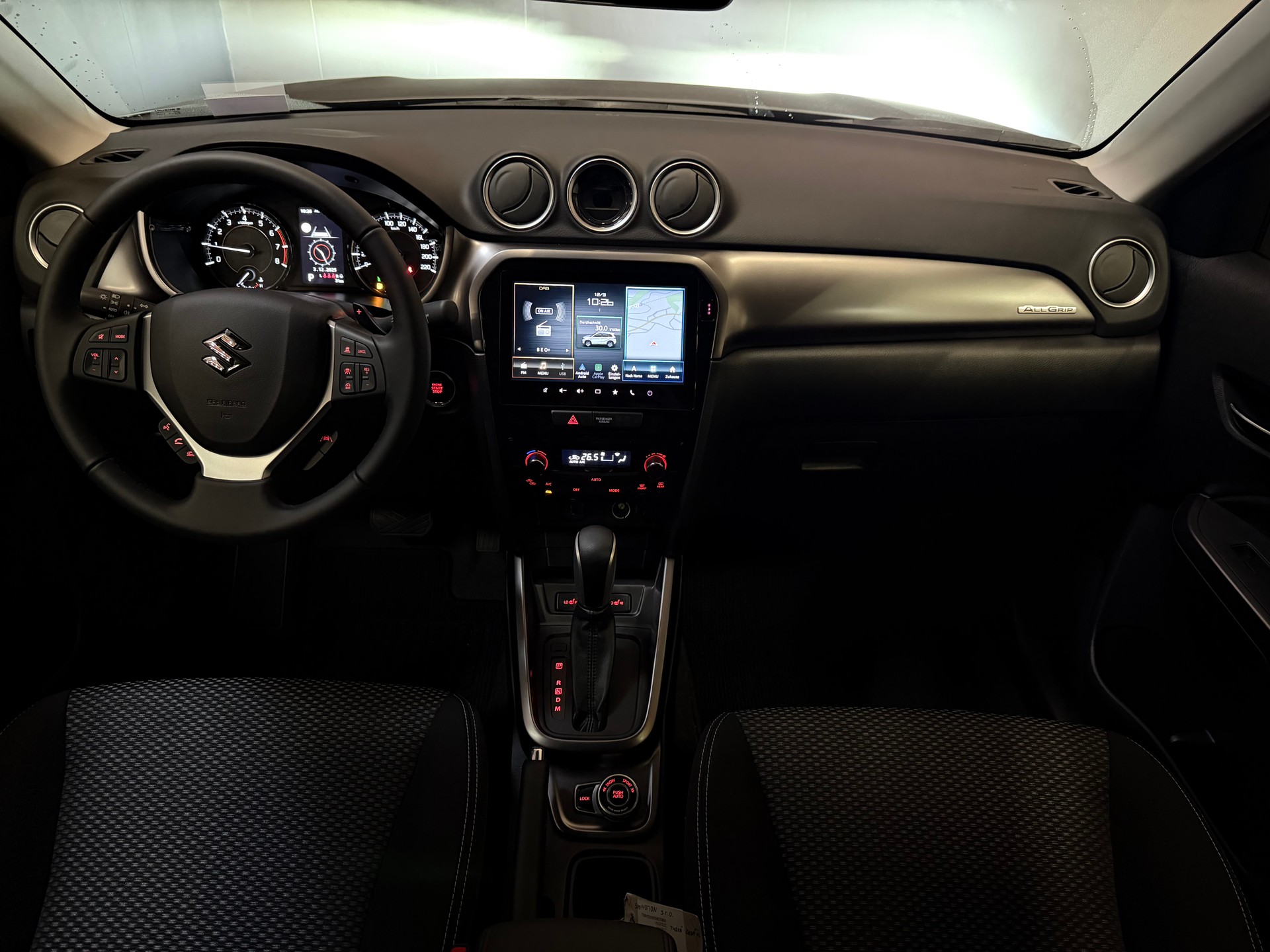 SUZUKI Vitara 1.4 Boosterjet Compact + 4x4 Hybrid Automatic-image-5