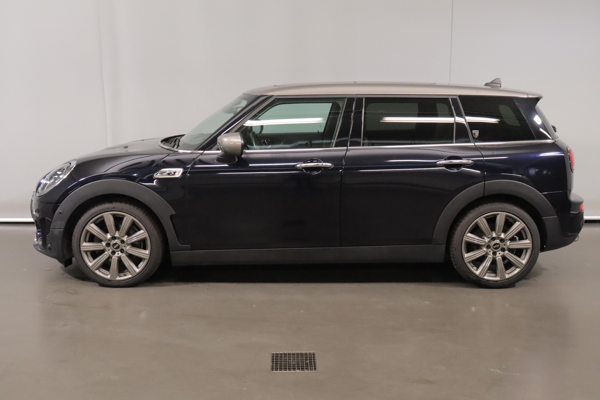 MINI Clubman F54 2.0i Cooper S ALL4-image-4