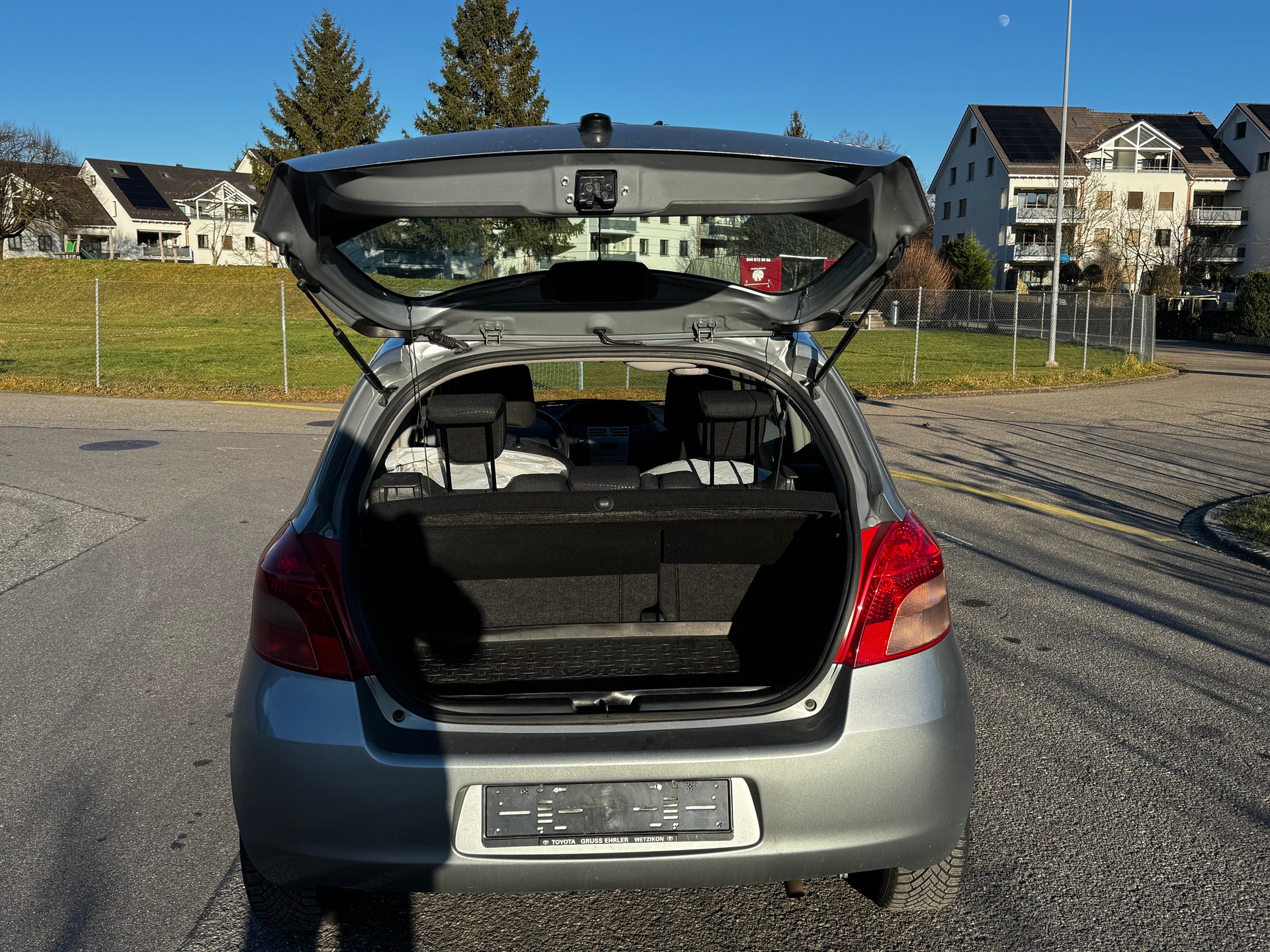 TOYOTA Yaris 1.0 Style-image-6