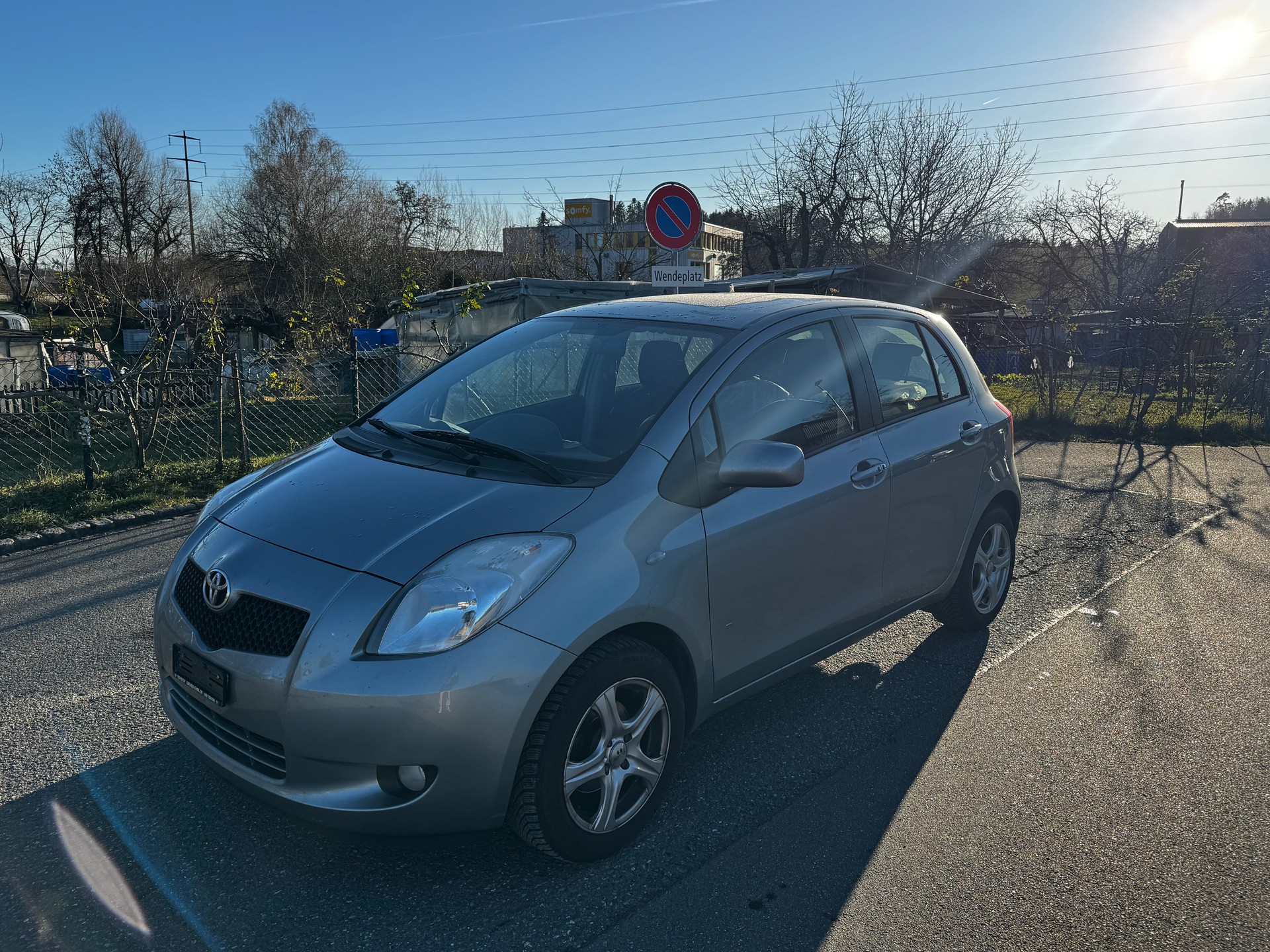 TOYOTA Yaris 1.0 Style-image-2