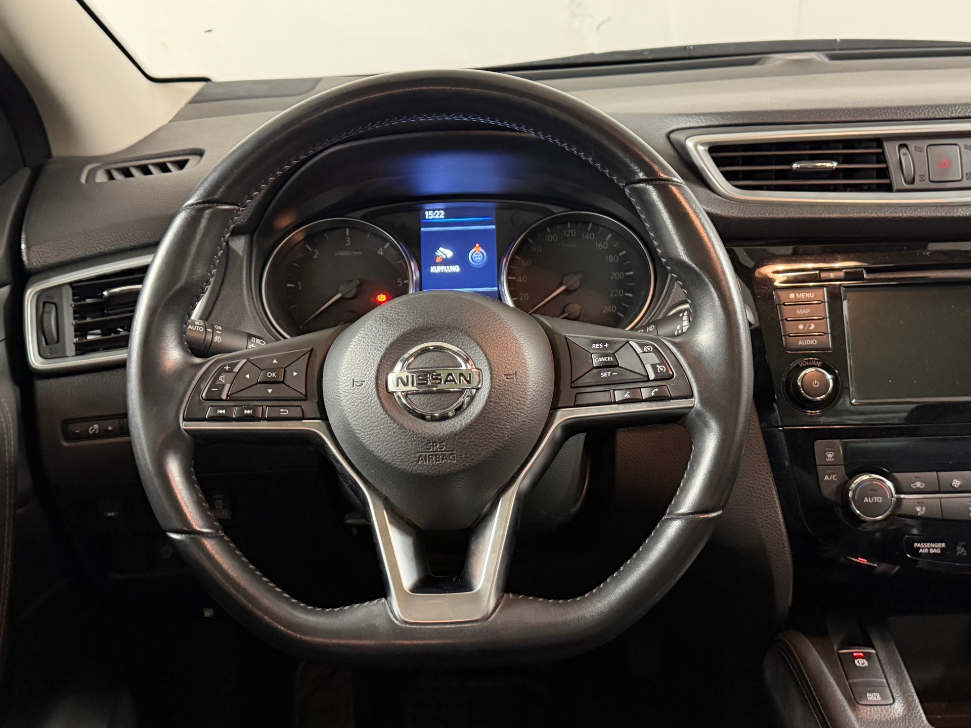 NISSAN Qashqai 1.7 dCi tekna ALL-MODE 4x4-image-11