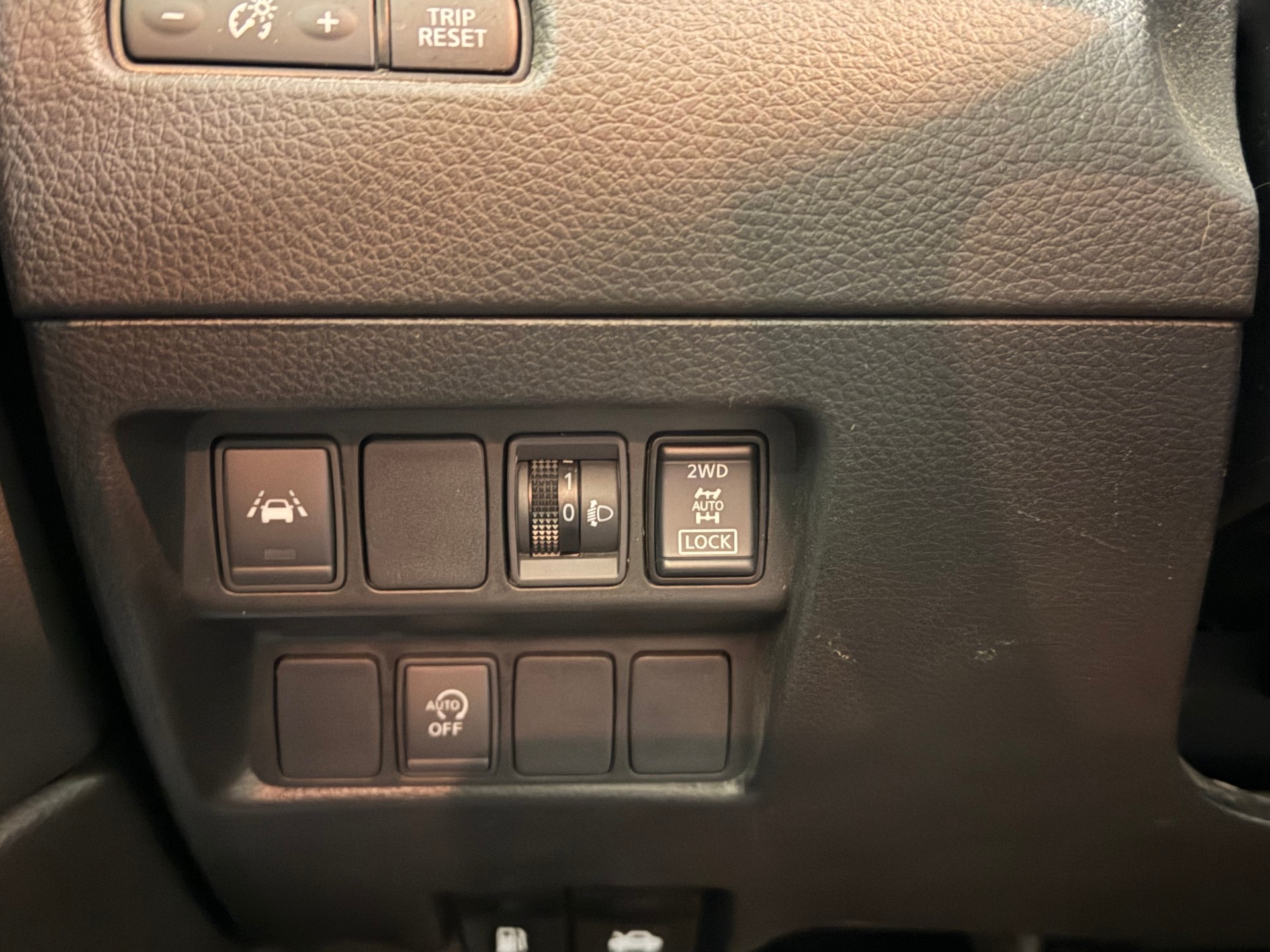 NISSAN Qashqai 1.7 dCi tekna ALL-MODE 4x4-image-13