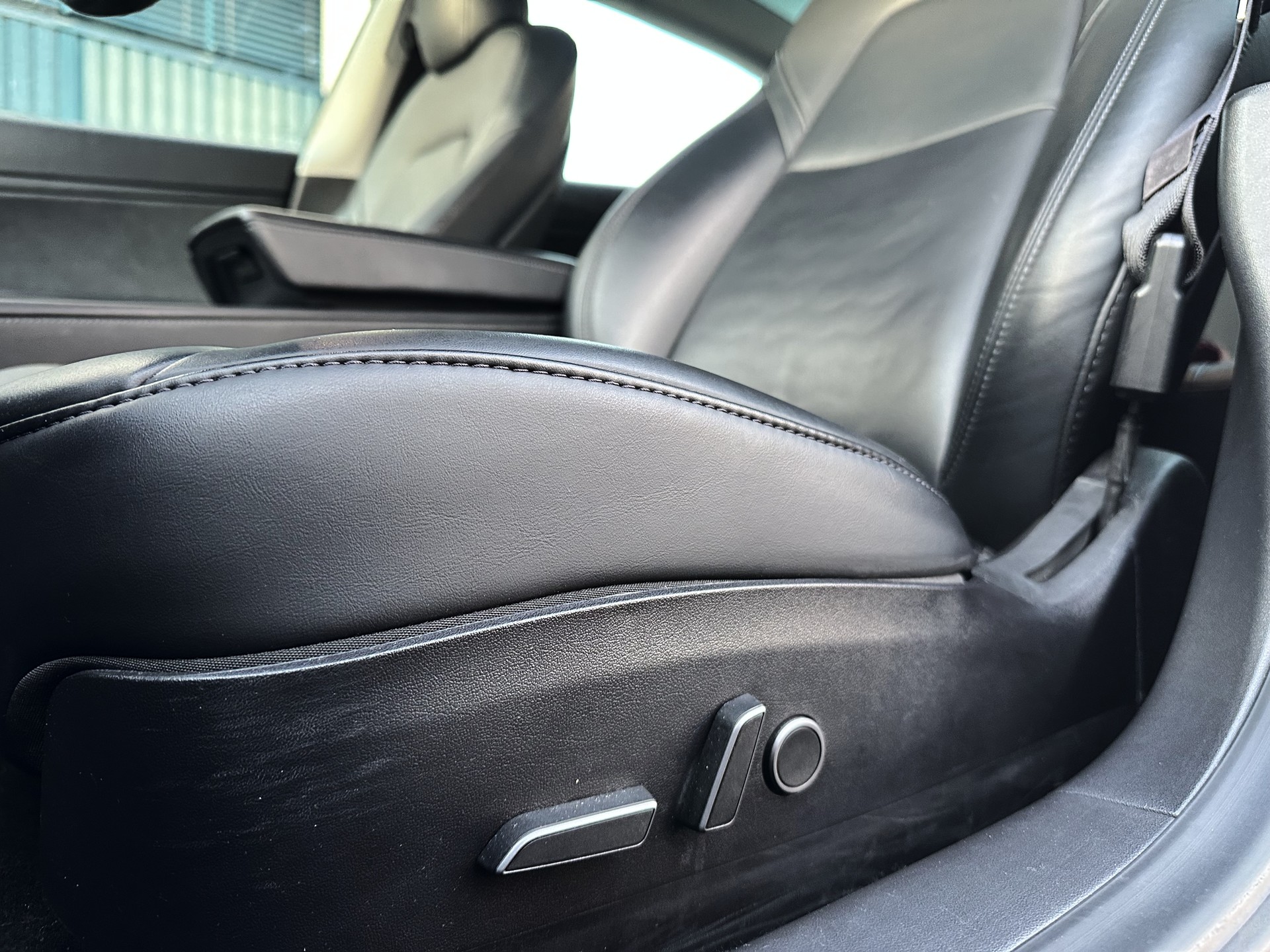 TESLA Model 3 Long Range Dual Motor AWD-image-9