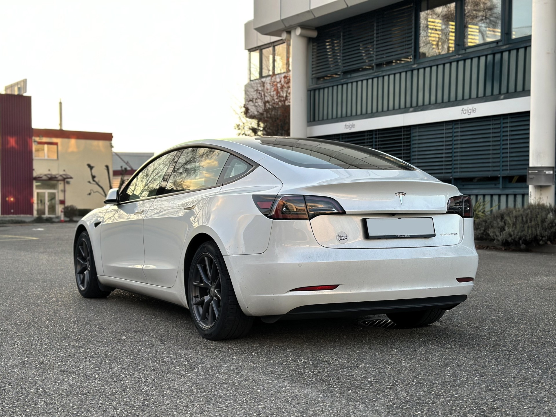 TESLA Model 3 Long Range Dual Motor AWD-image-5