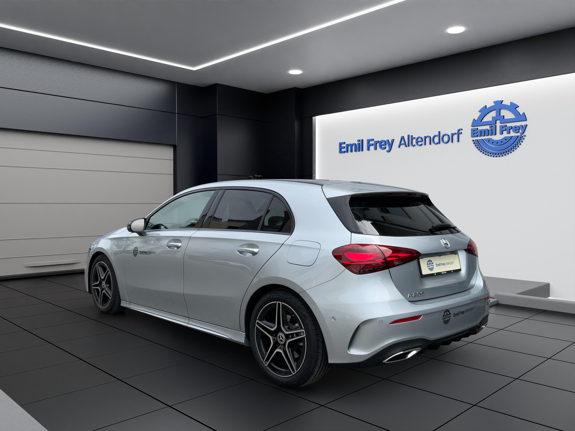 MERCEDES-BENZ A 200 Night Star AMG Line-image-3