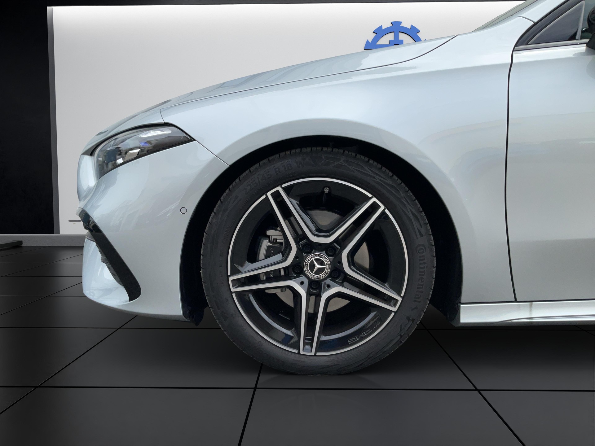 MERCEDES-BENZ A 200 Night Star AMG Line-image-9