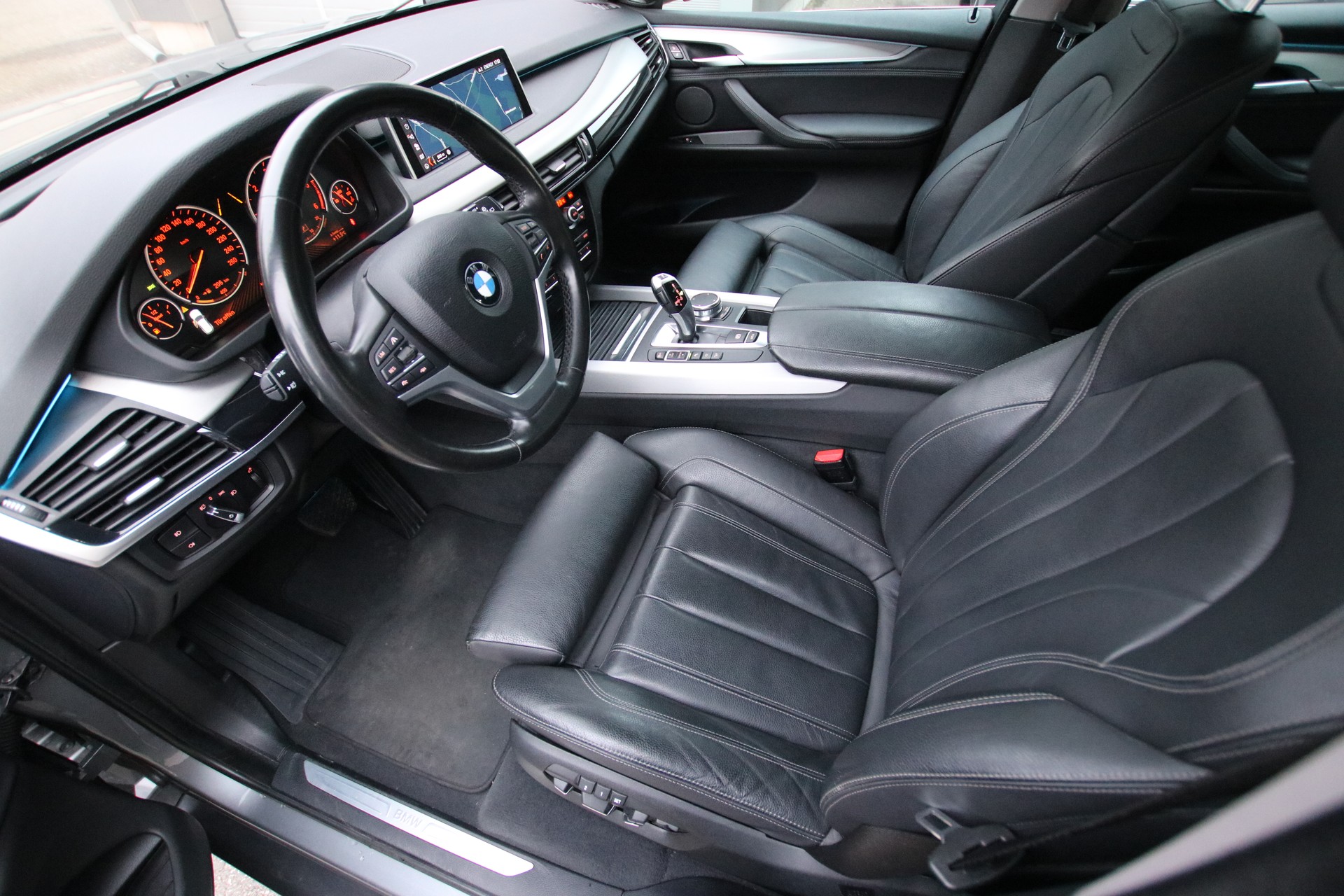 BMW X5 xDrive 40d Steptronic *AHK 3500kg*-image-11