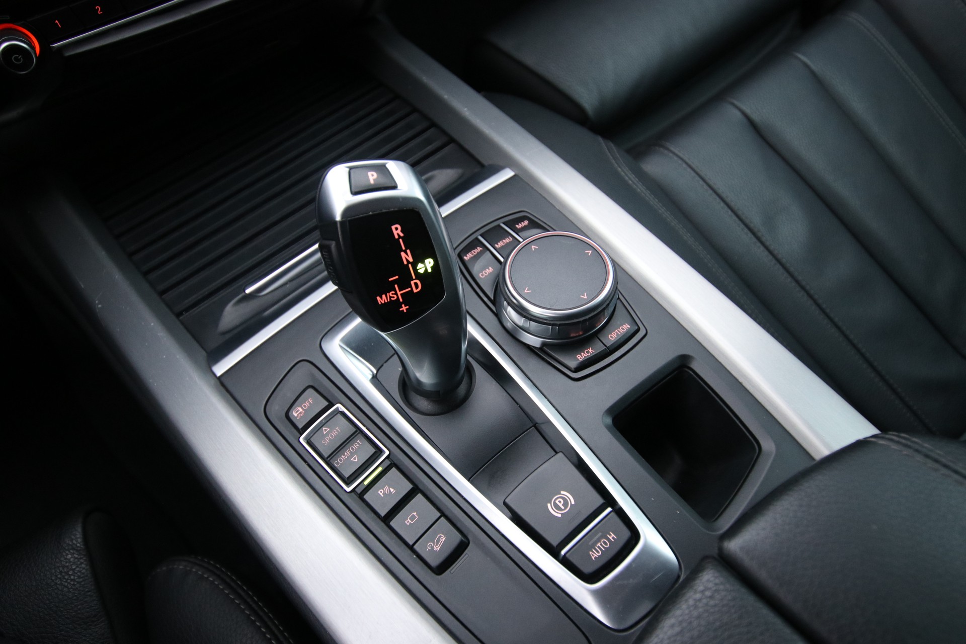 BMW X5 xDrive 40d Steptronic *AHK 3500kg*-image-25