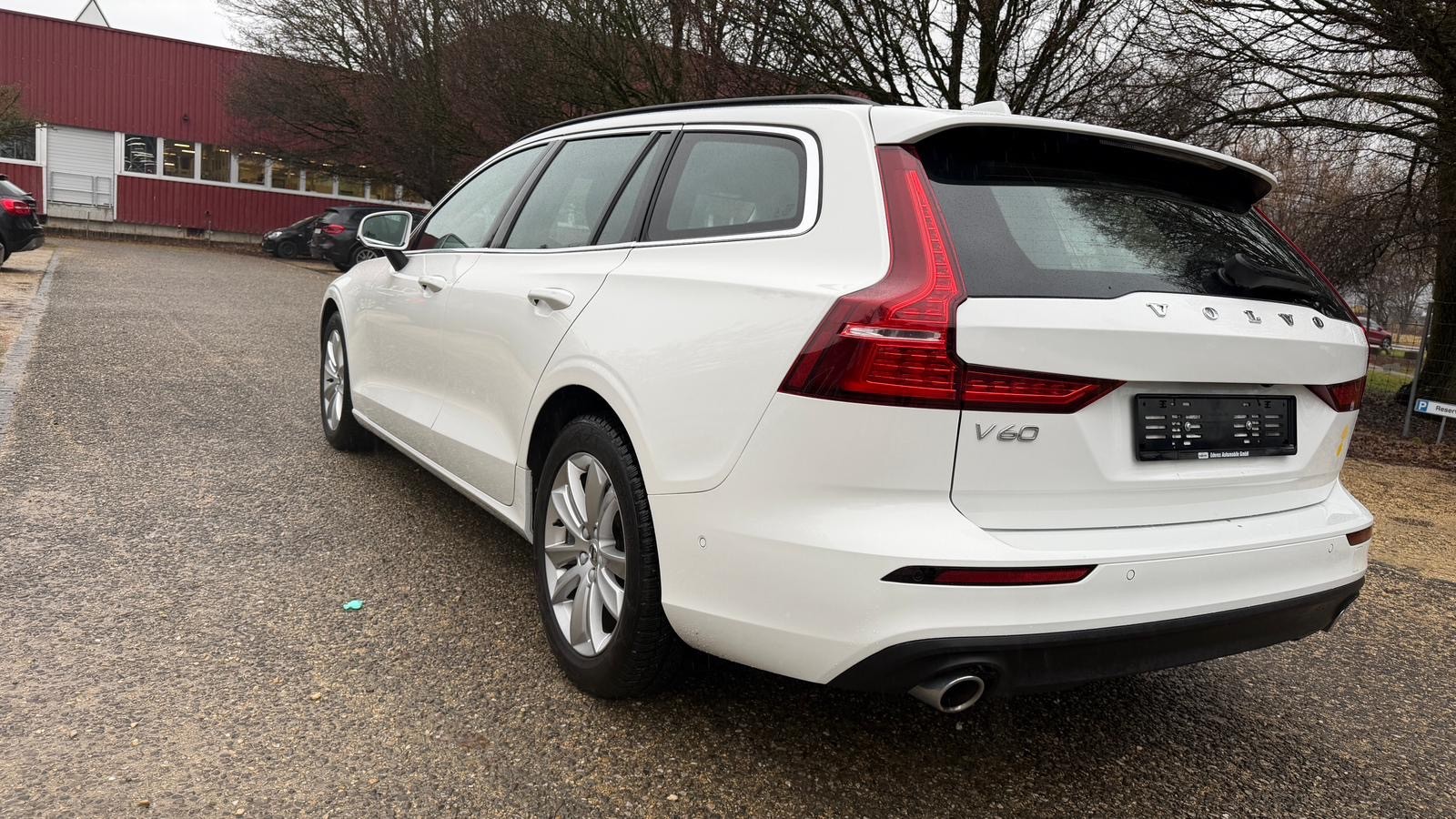 VOLVO V60 B4 Diesel Mild Hybrid Core Geartronic-image-4