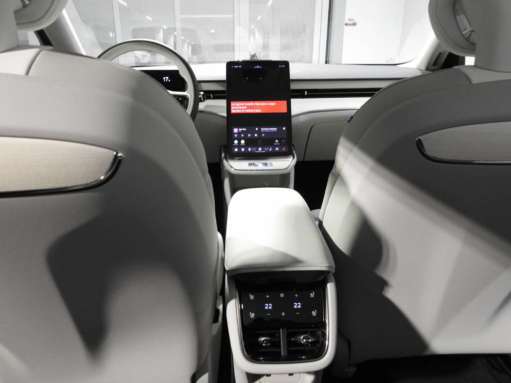 VOLVO ES90 Ultra-image-13