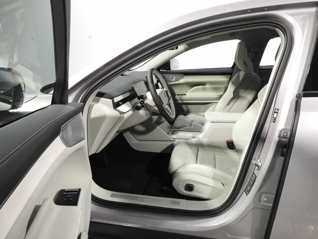 VOLVO ES90 Ultra-image-8