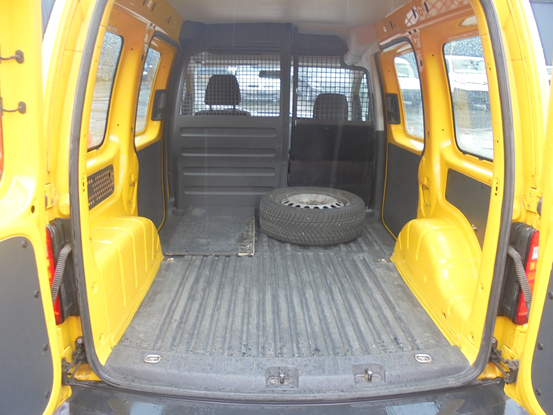VW Caddy 2.0TDI 4Motion BlueMotion Technology DSG-image-6