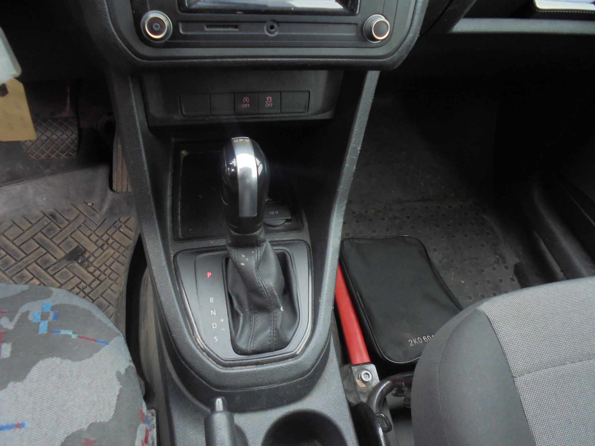 VW Caddy 2.0TDI 4Motion BlueMotion Technology DSG-image-8