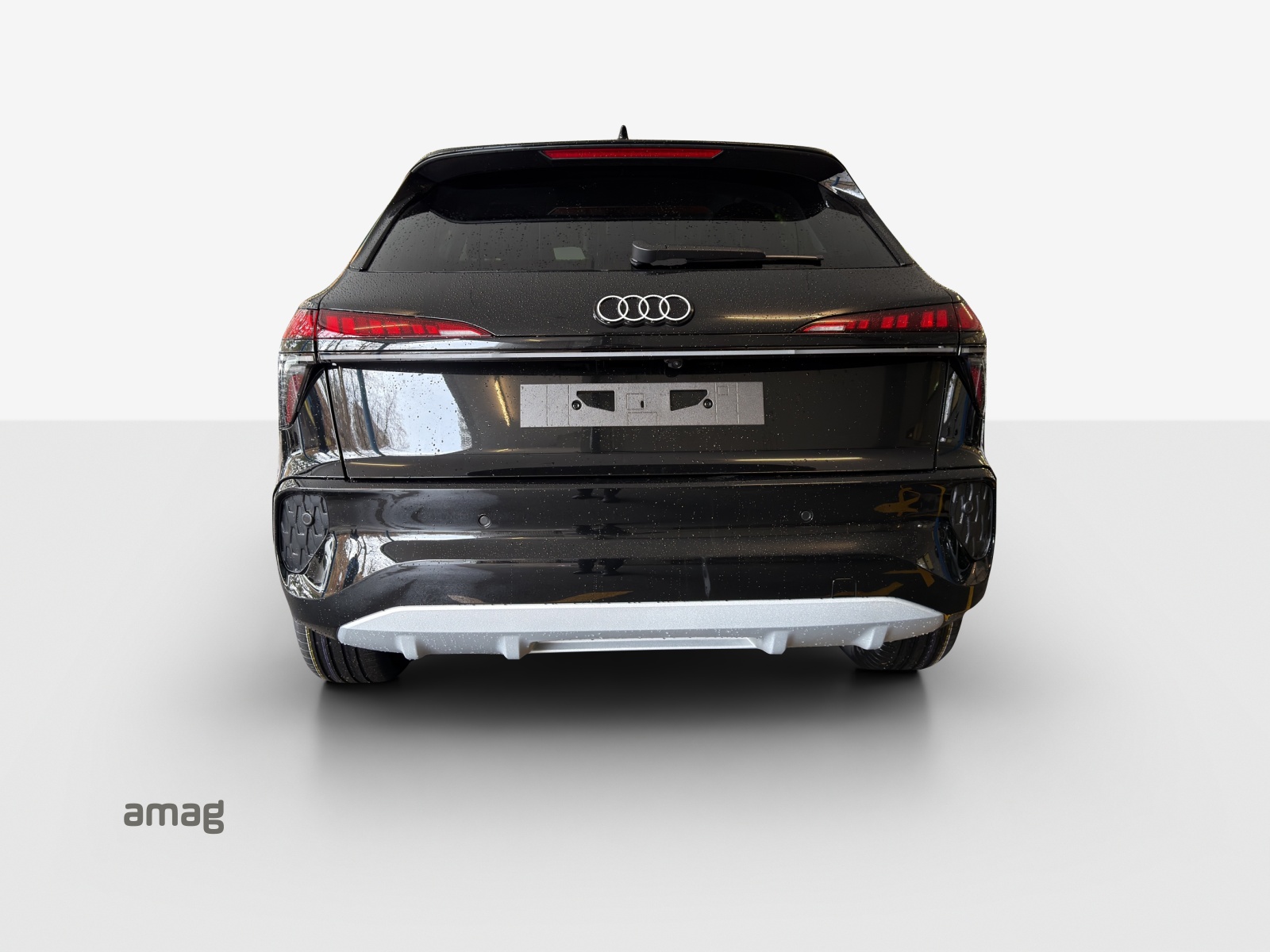 AUDI Q3 SUV 110 kW TFSI S tronic-image-3