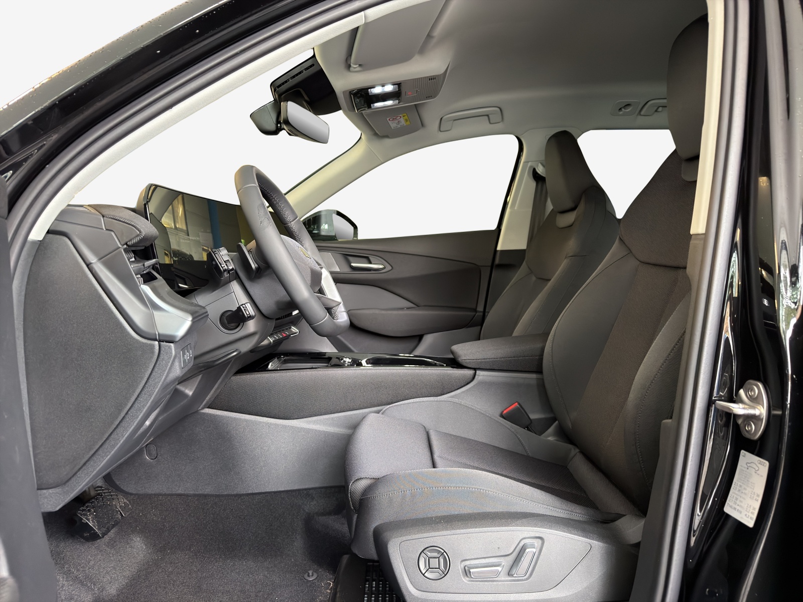 AUDI Q3 SUV 110 kW TFSI S tronic-image-7