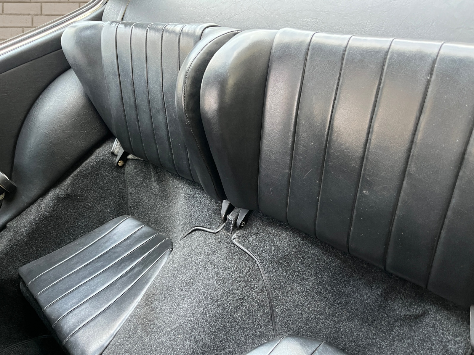 PORSCHE 911 S 2.7-image-9