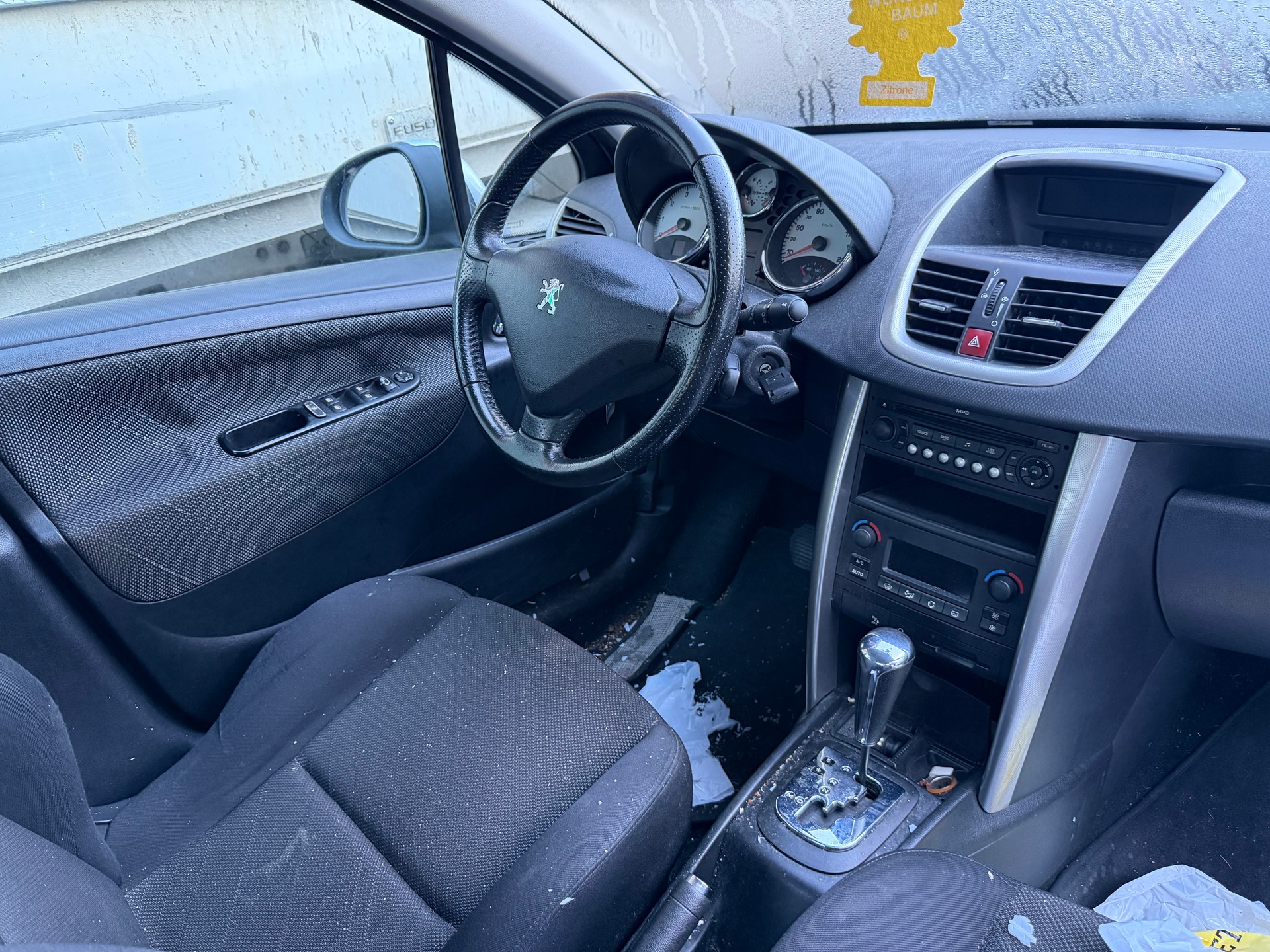 PEUGEOT 207 1.6 16V Sport Automatic-image-4