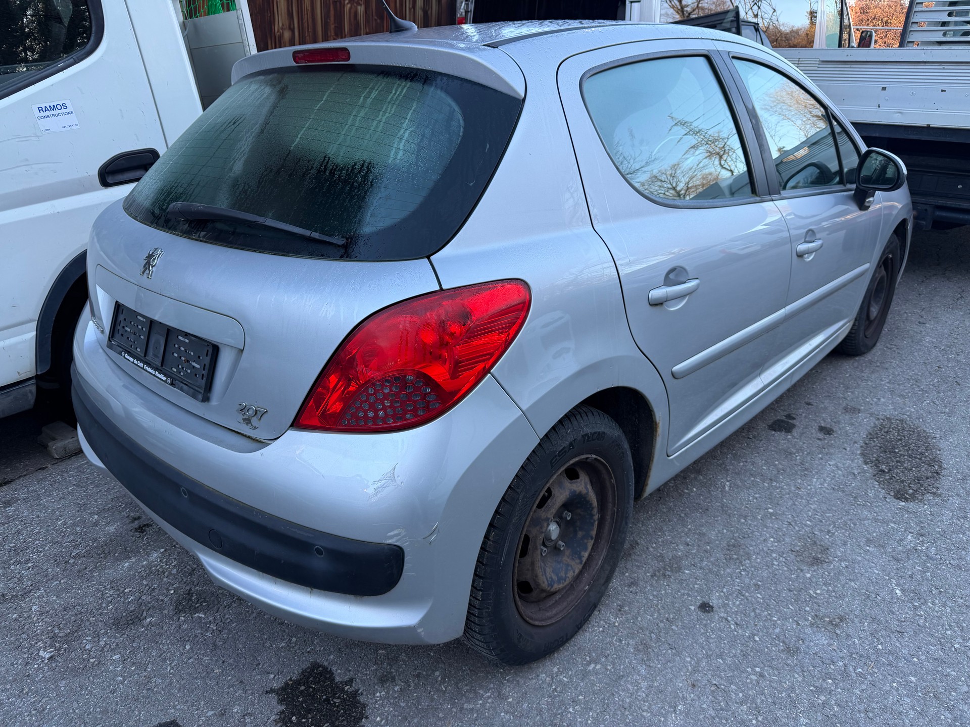 PEUGEOT 207 1.6 16V Sport Automatic-image-3