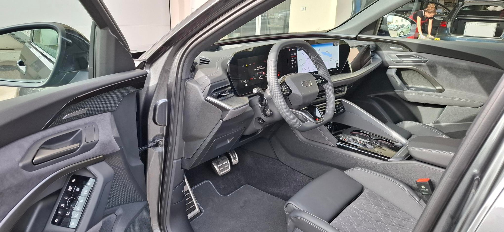 AUDI SQ5 TFSI quattro S-tronic-image-7