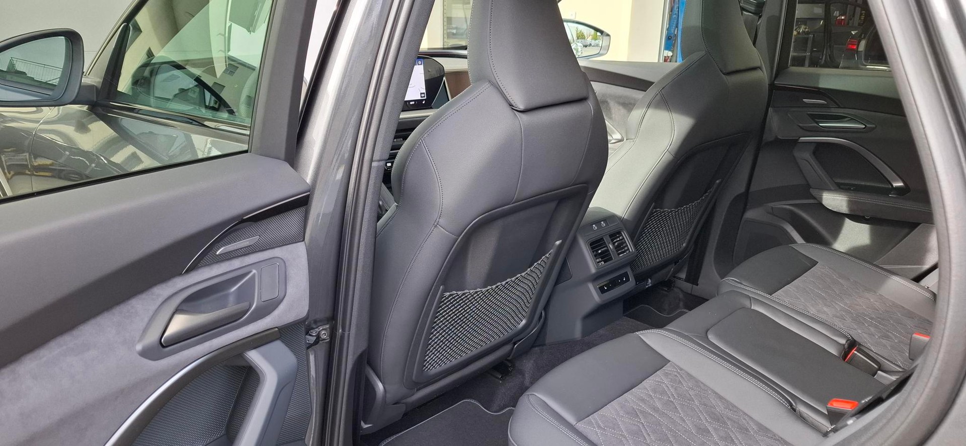 AUDI SQ5 TFSI quattro S-tronic-image-9