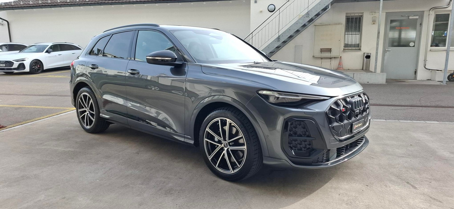 AUDI SQ5 TFSI quattro S-tronic-image-5