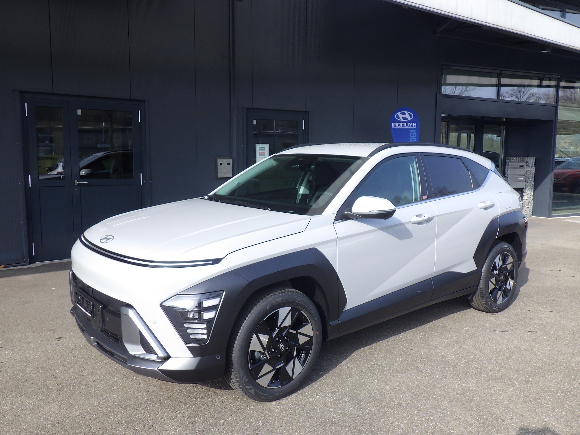 HYUNDAI Kona 1.6 GDi HEV Amplia DCT