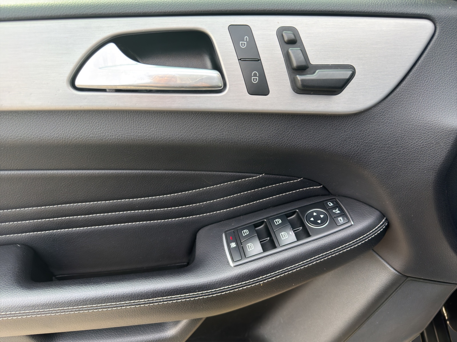 MERCEDES-BENZ ML 350 BlueTEC Executive 4Matic 7G-Tronic-image-9