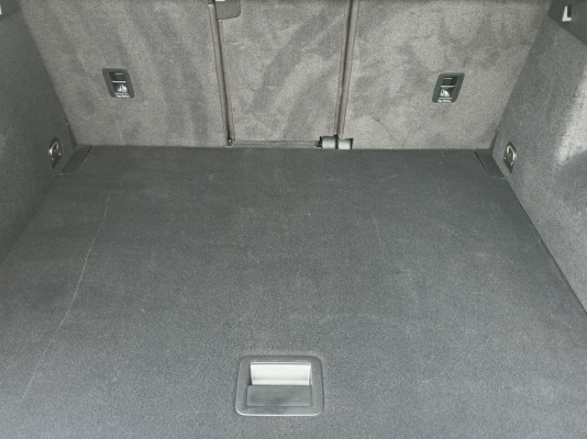 AUDI Q3 SB 35 TFSI S line Attr-image-10