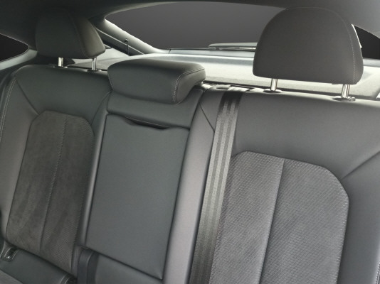 AUDI Q3 SB 35 TFSI S line Attr-image-9