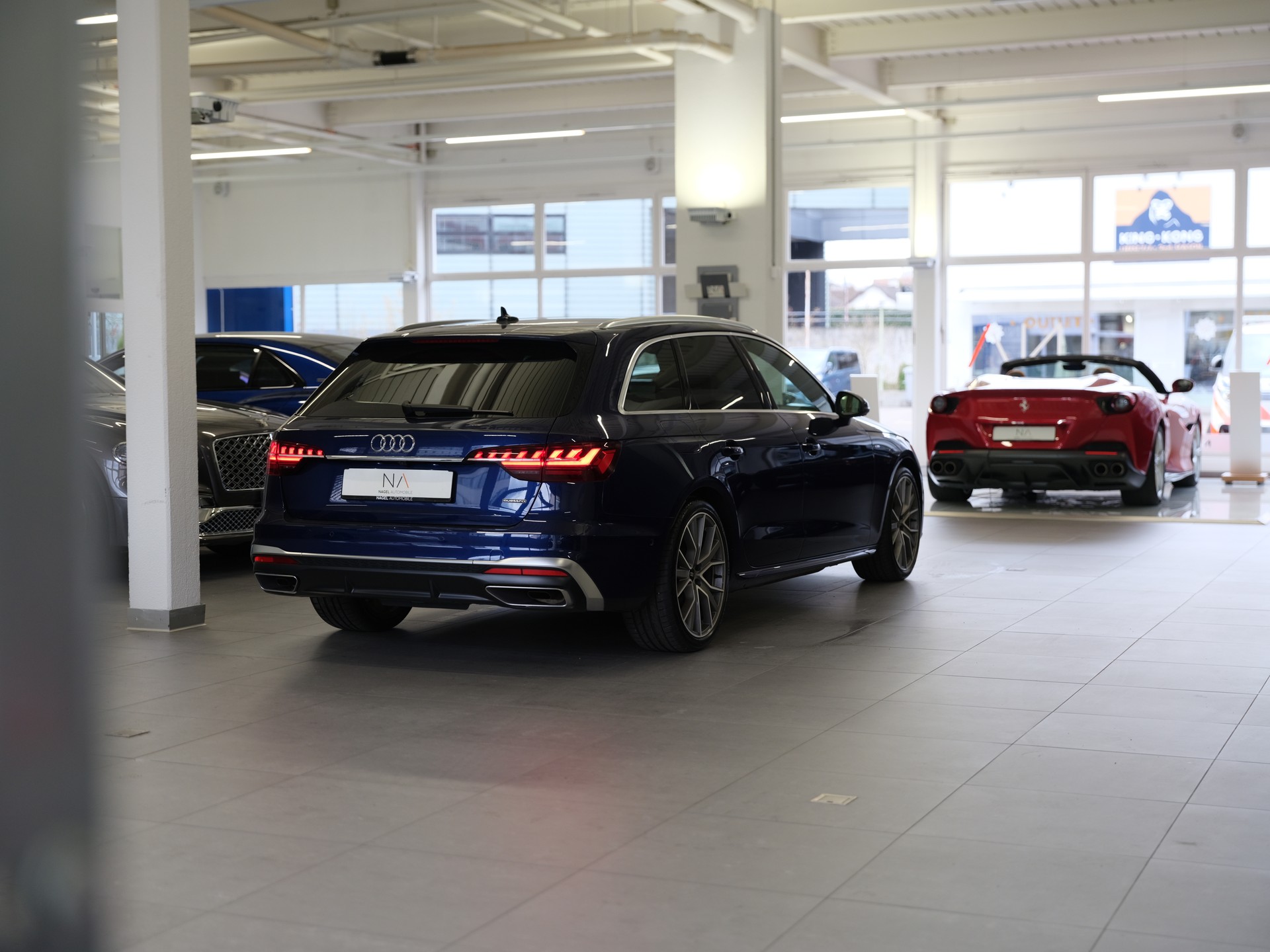 AUDI A4 Avant 40 TFSI S-tronic quattro *S Line Interieur* *Ambientebeleuchtung* *Glanzpaket*-image-12