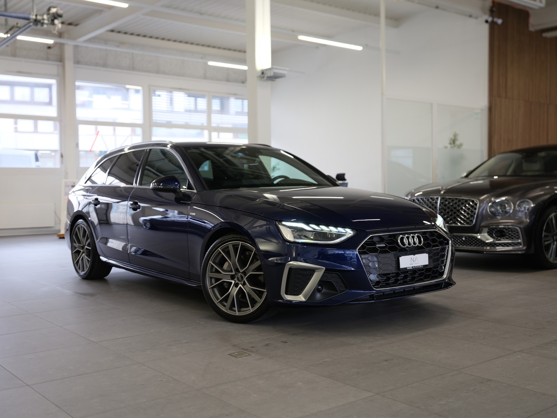 AUDI A4 Avant 40 TFSI S-tronic quattro *S Line Interieur* *Ambientebeleuchtung* *Glanzpaket*-image-0