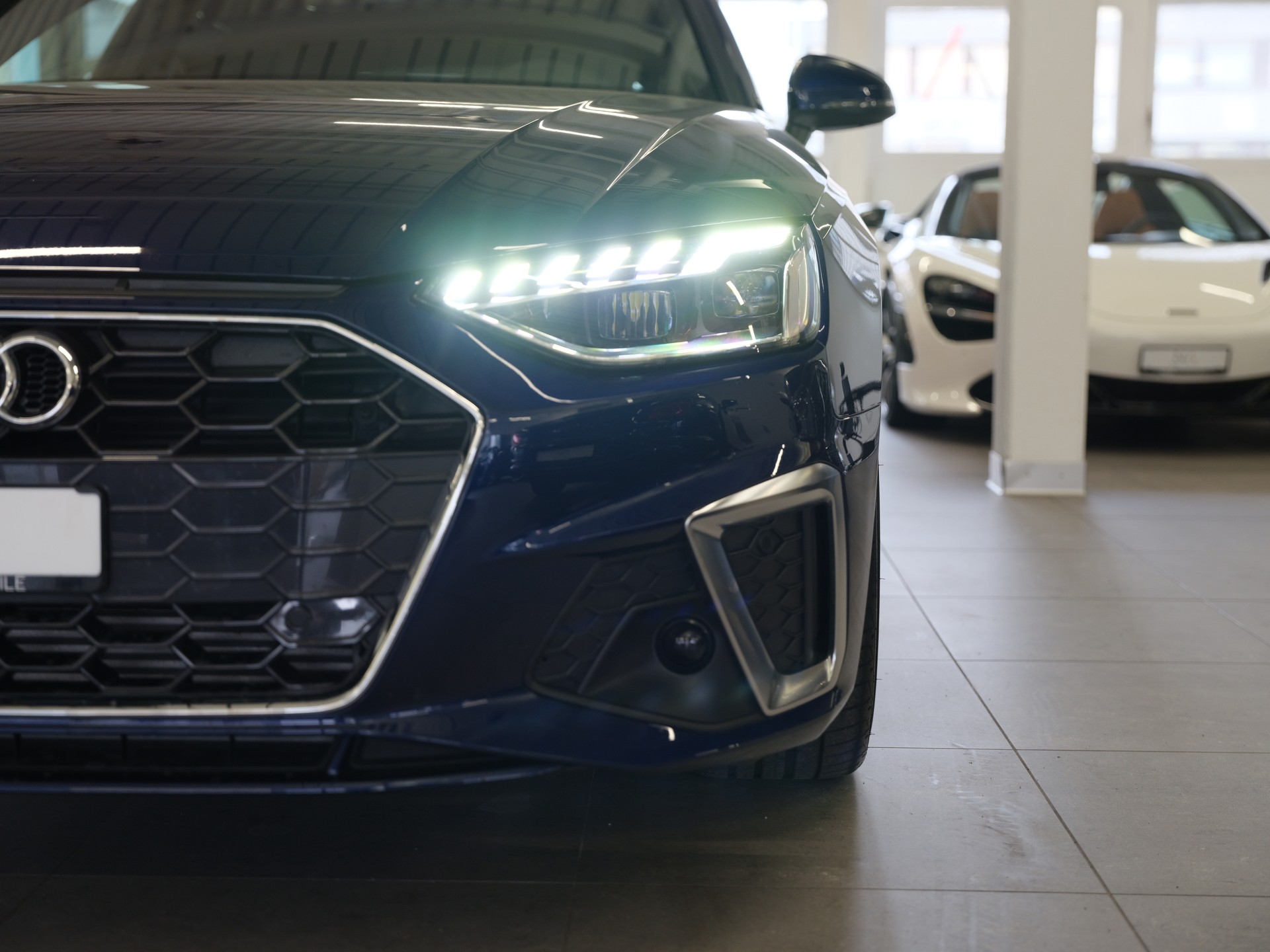 AUDI A4 Avant 40 TFSI S-tronic quattro *S Line Interieur* *Ambientebeleuchtung* *Glanzpaket*-image-8