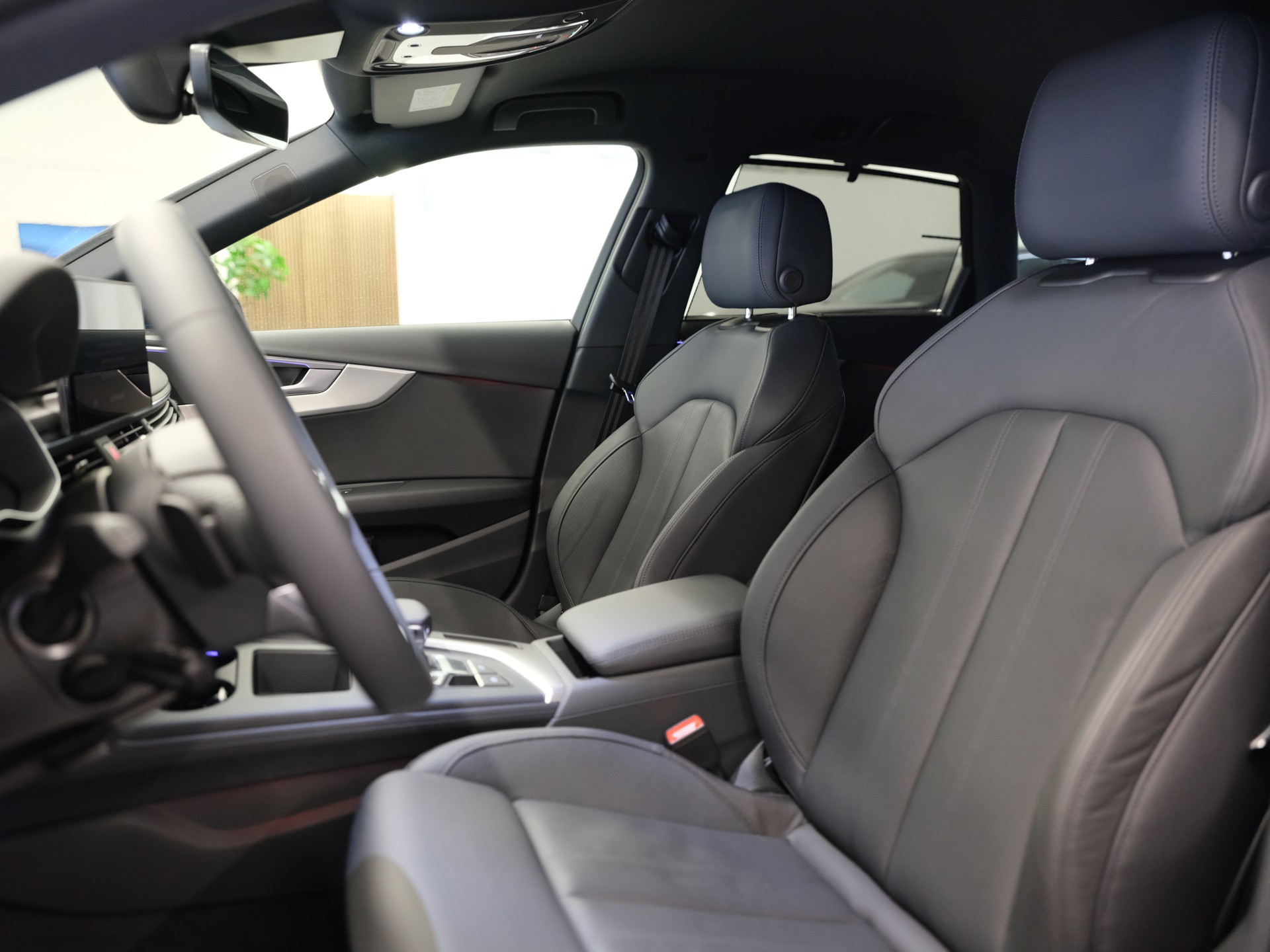 AUDI A4 Avant 40 TFSI S-tronic quattro *S Line Interieur* *Ambientebeleuchtung* *Glanzpaket*-image-13