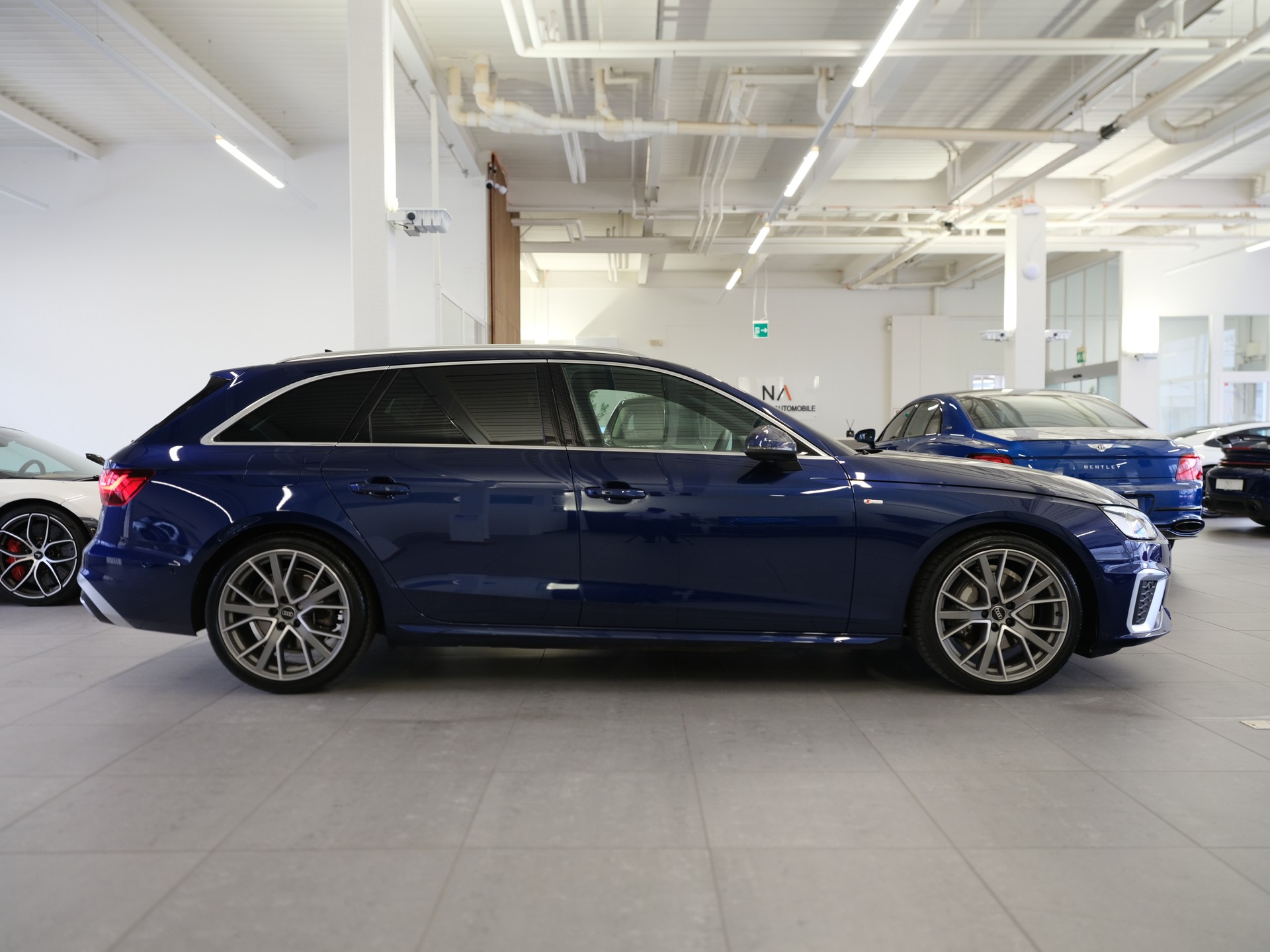 AUDI A4 Avant 40 TFSI S-tronic quattro *S Line Interieur* *Ambientebeleuchtung* *Glanzpaket*-image-6